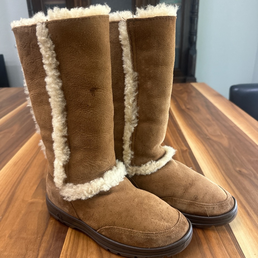 Chestnut Tall Sundance UGGS